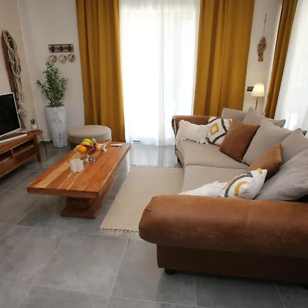 別荘 Elegant Villa Punta Sol With Hot Tube, Walk To Sea And Center イェゼラ