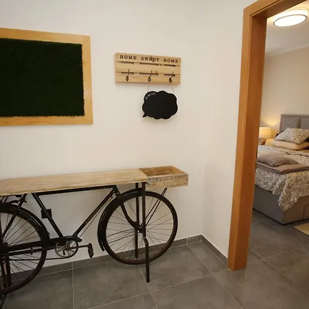 別荘 Elegant Villa Punta Sol With Hot Tube, Walk To Sea And Center イェゼラ