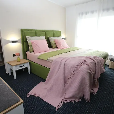 別荘 Elegant Villa Punta Sol With Hot Tube, Walk To Sea And Center イェゼラ