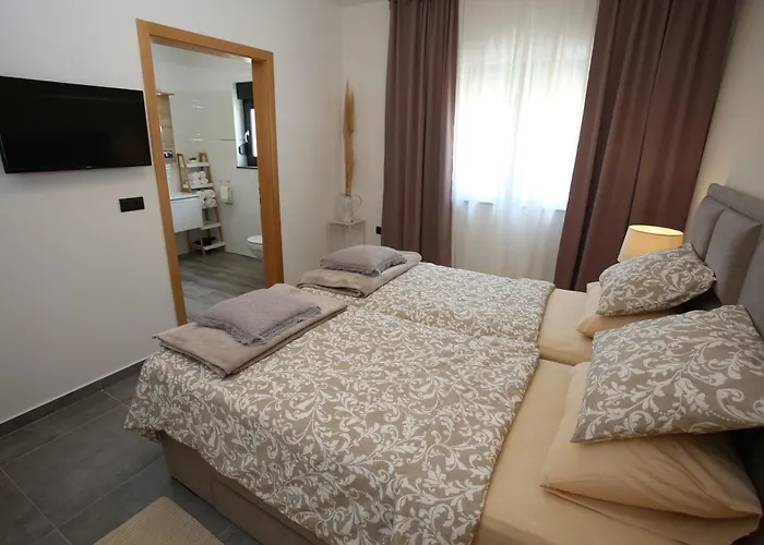 Punta Sol With Jacuzzi Vakantiehuis Jezera