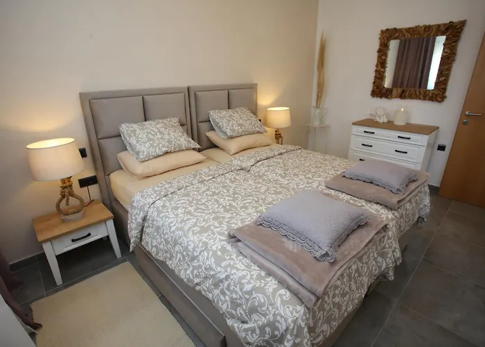 Punta Sol With Jacuzzi Vakantiehuis Jezera