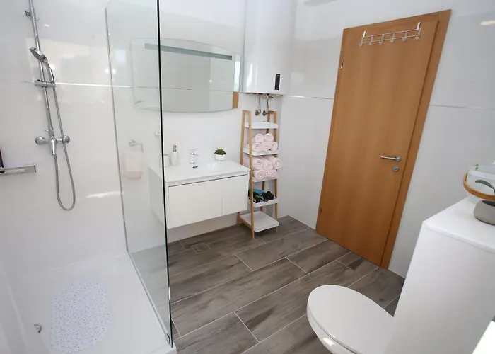 Vakantiehuis Punta Sol With Jacuzzi Jezera